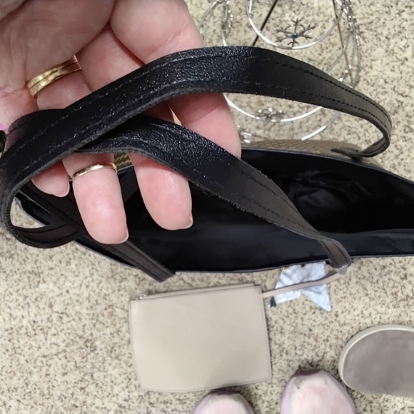 3900 Large Brown Patterned Tote Bag with Scarf Accent - Women's Shoulder Bag - Picture 5 of 8